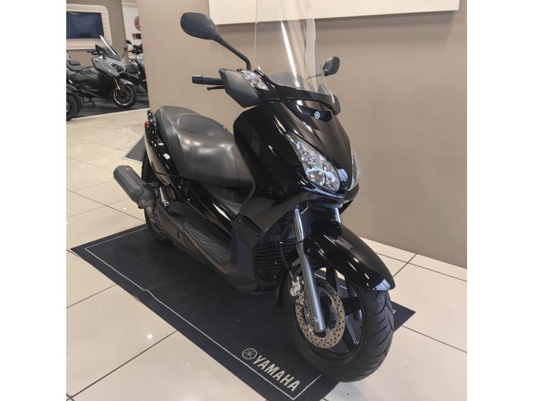 YAMAHA XMAX 125