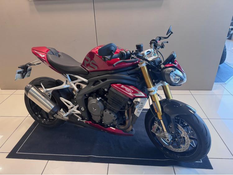 TRIUMPH SPEED TRIPLE 1200 RS