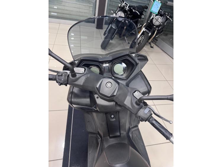 YAMAHA XMAX 125