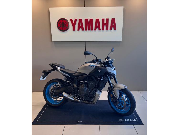 YAMAHA MT-07 (47.5CV)