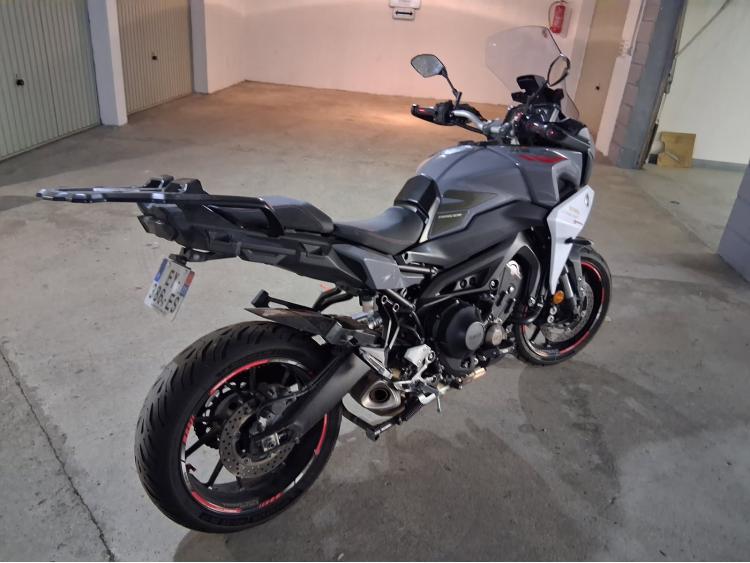 YAMAHA TRACER 900