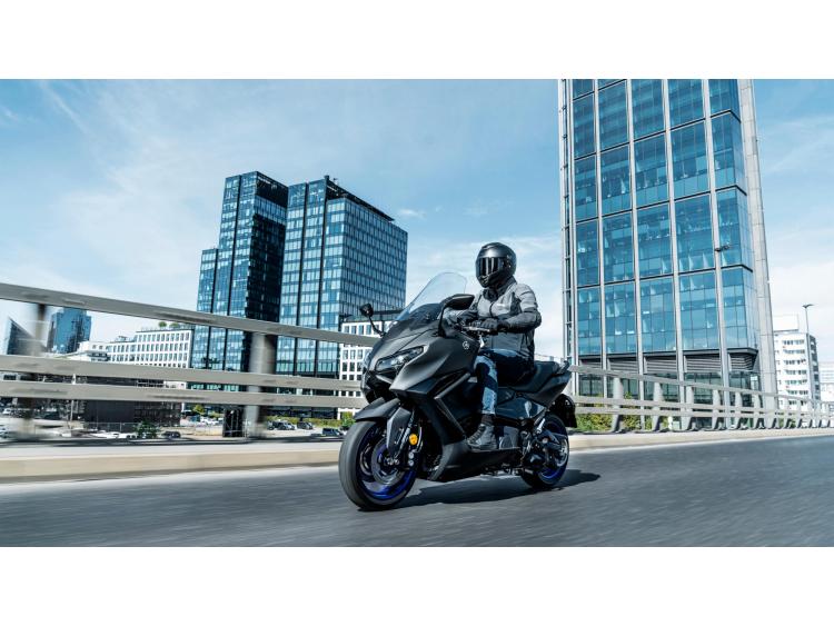 YAMAHA TMAX 560