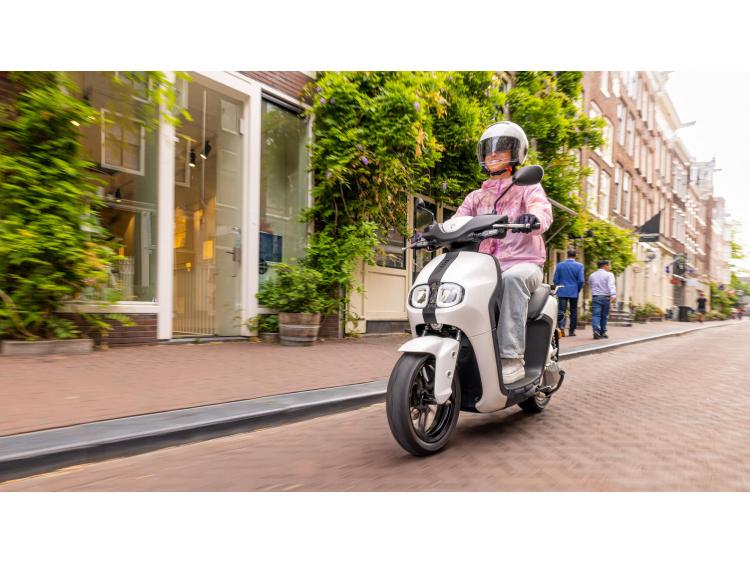 YAMAHA NEOS DUAL BATTERY
