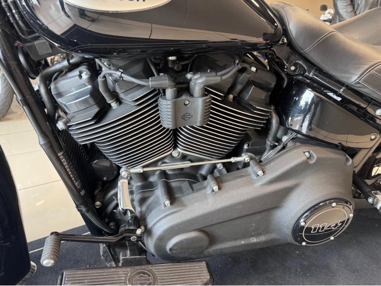 HARLEY-DAVIDSON SOFTAIL HERITAGE 1870 CLASSIC FLHC 