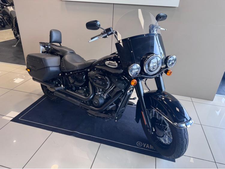 HARLEY-DAVIDSON SOFTAIL HERITAGE 1870 CLASSIC FLHC 