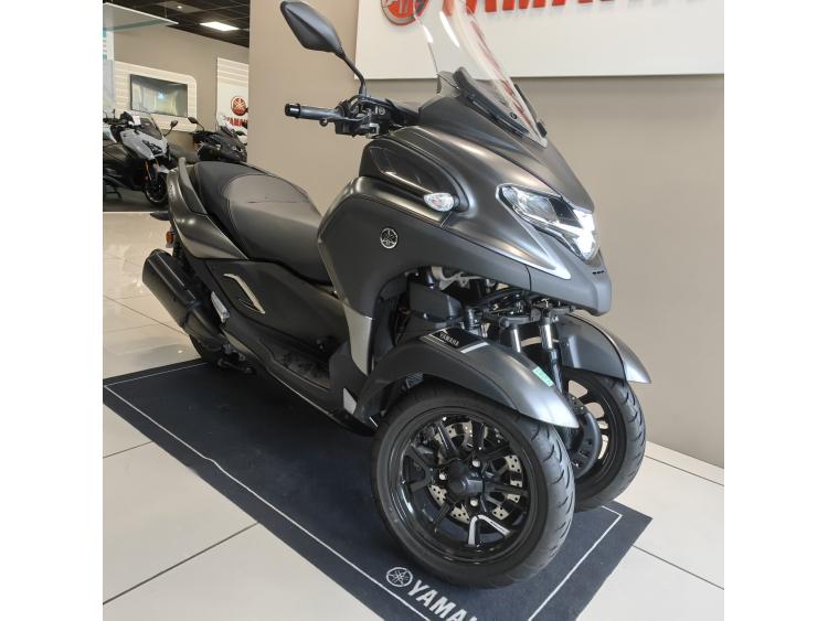 YAMAHA TRICITY 300