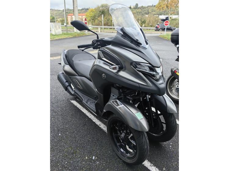 YAMAHA TRICITY 300